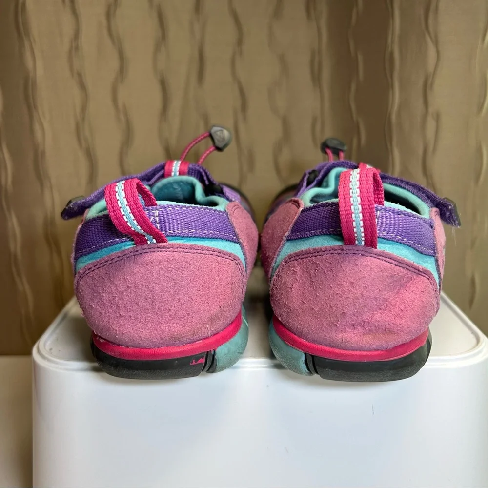 Keen Seacamp II CNX Youth 4 Closed Toe Toggle Lace Purple Pink Teal 1014477